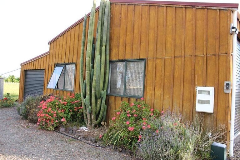 Photo of property in 986 Tinopai Road, Tinopai, Matakohe, 0593