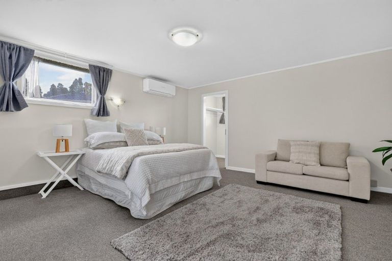 Photo of property in 18 Totara Drive, St Andrews, Hamilton, 3200