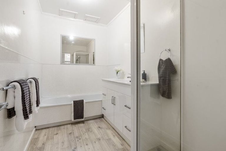 Photo of property in 6/66 Victoria Road, Devonport, Auckland, 0624