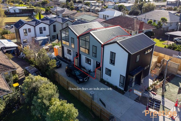 Photo of property in 2/110 Kervil Avenue, Te Atatu Peninsula, Auckland, 0610