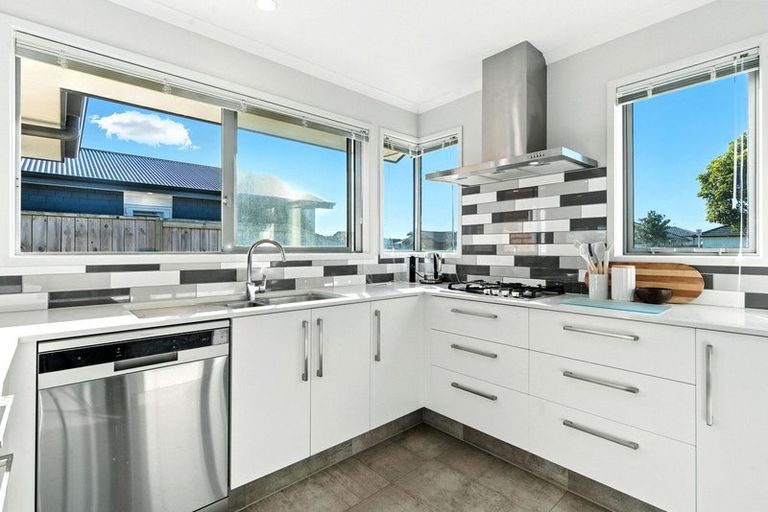 Photo of property in 196 The Boulevard, Papamoa Beach, Papamoa, 3118