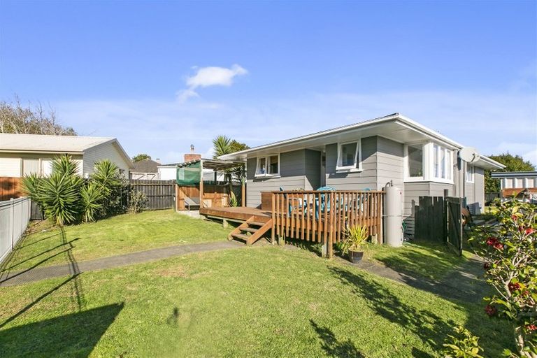 Photo of property in 100 Kitchener Road, Waiuku, 2123