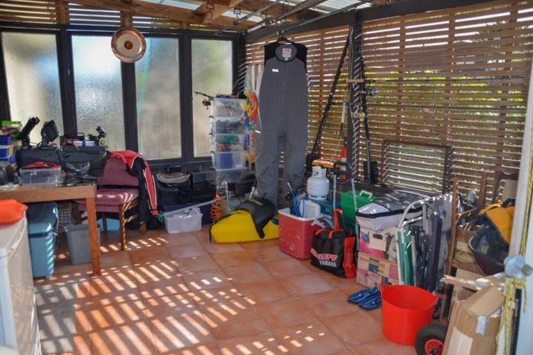 Photo of property in 557 East Coast Road, Browns Bay, Auckland, 0630