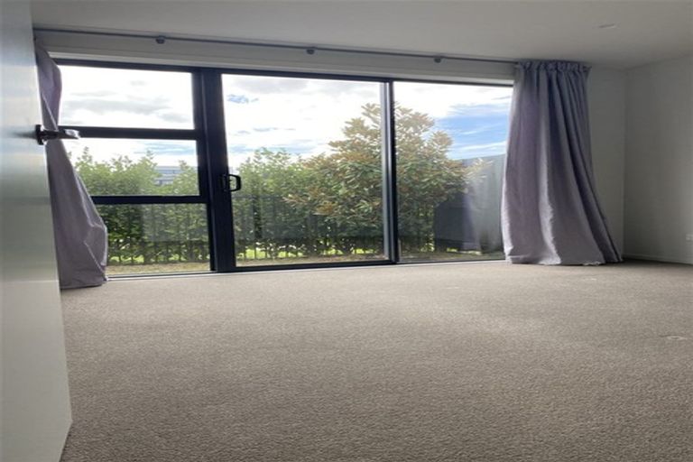 Photo of property in 32 Liberation Road, Papakura, 2110