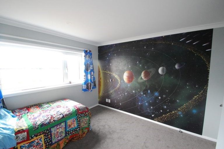 Photo of property in 16 Belize Grove, Grenada Village, Wellington, 6037