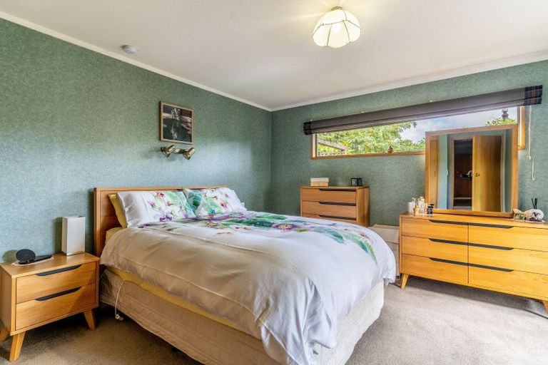 Photo of property in 10 Calder Place, Winton, 9720