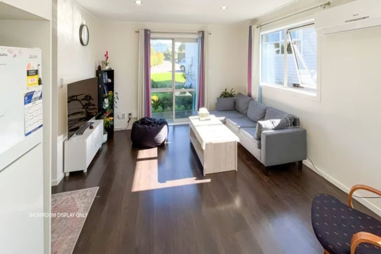 Photo of property in 15 Ware Place, Pakuranga Heights, Auckland, 2010