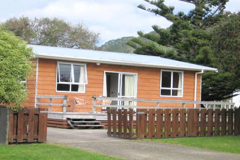 Photo of property in 10 Dawn Avenue, Hahei, Whitianga, 3591