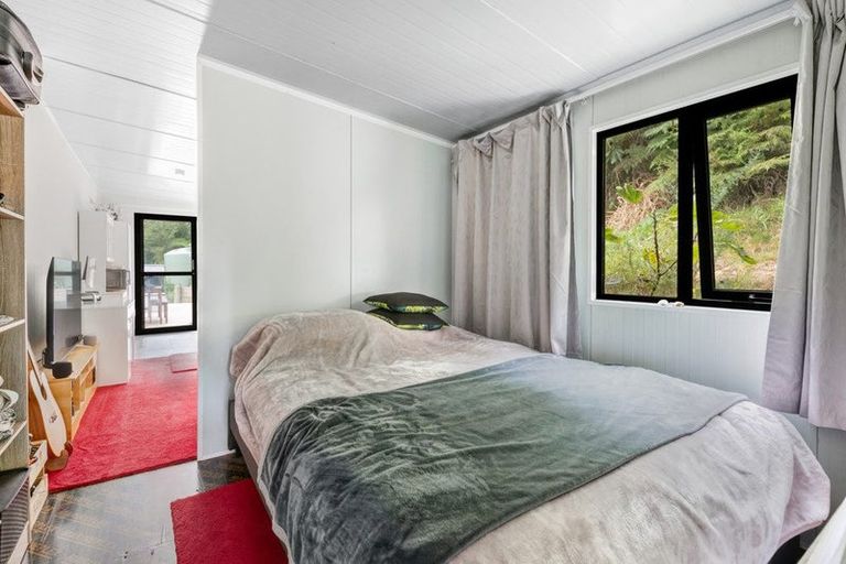 Photo of property in 12 Chenery Road, Red Beach, 0932