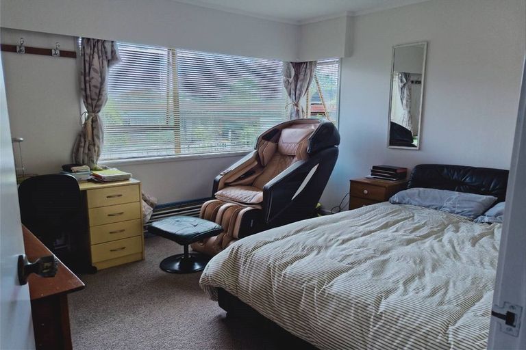Photo of property in 1/166 Fisher Parade, Farm Cove, Auckland, 2012