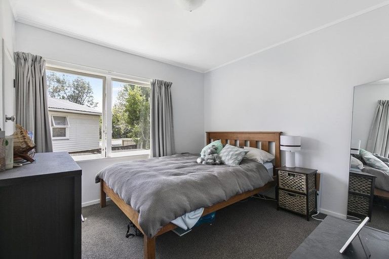 Photo of property in 123 Riverpark Crescent, Henderson, Auckland, 0610