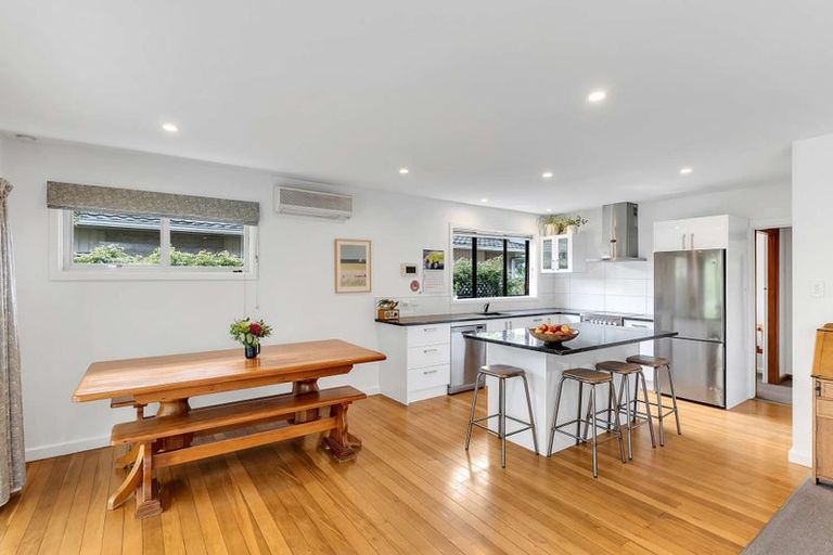 Photo of property in 10 Claxton Place, Saint Martins, Christchurch, 8022