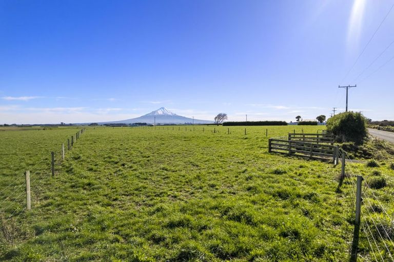 Photo of property in 5778 Mountain Road, Normanby, Hawera, 4673