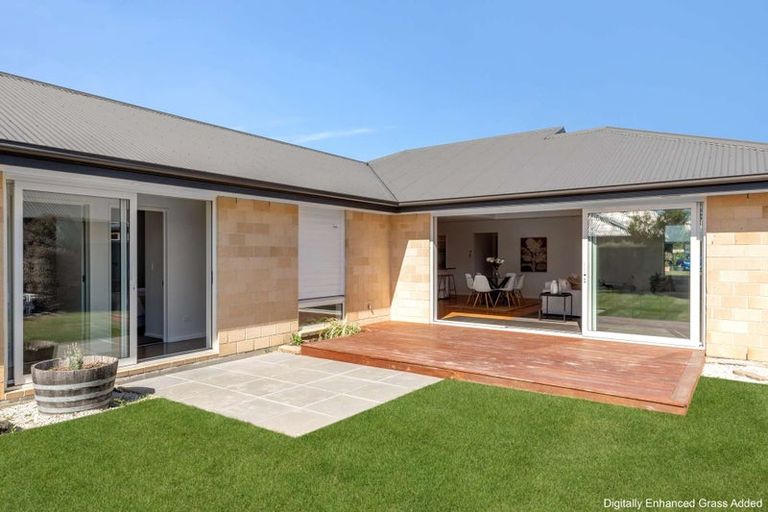 Photo of property in 14 Waimarie Street, Pegasus, 7612