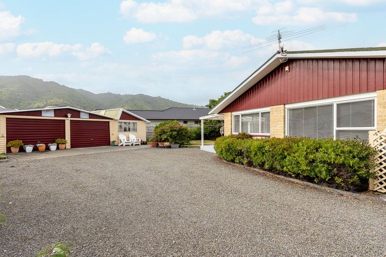 Photo of property in 15 Belvedere Avenue, Waikanae, 5036