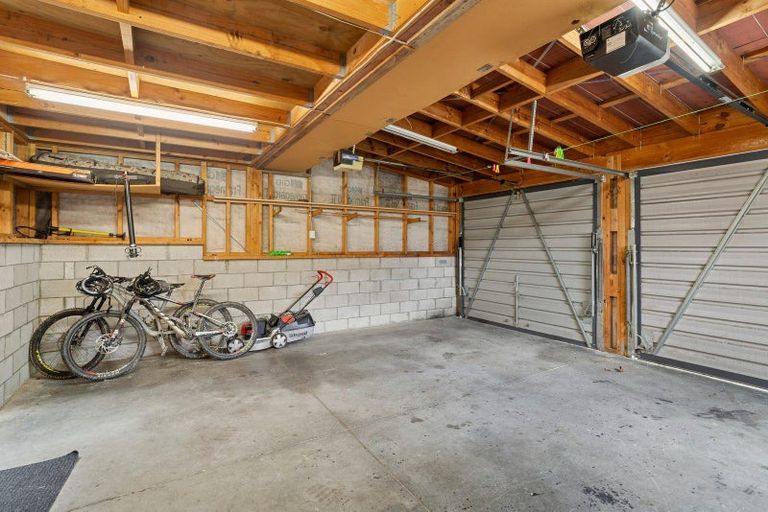 Photo of property in 33 Arawata Terrace, Fernhill, Queenstown, 9300