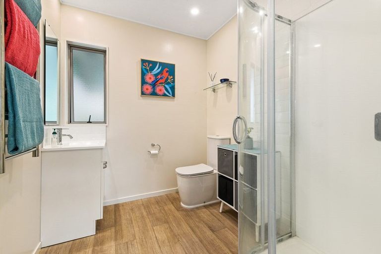 Photo of property in 14 Evelyn Road, Cockle Bay, Auckland, 2014