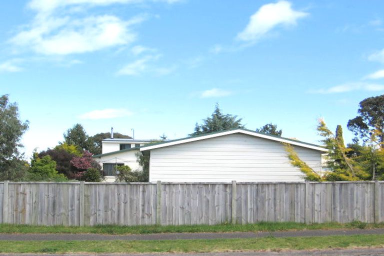 Photo of property in 32 Mahuta Road, Waitahanui, Taupo, 3378