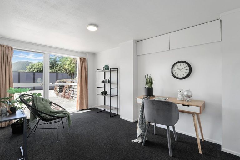 Photo of property in 5 Chilton Drive, Paraparaumu, 5032