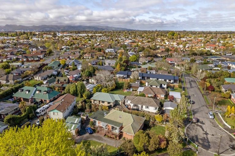 Photo of property in 14a Larch Place, Casebrook, Christchurch, 8051