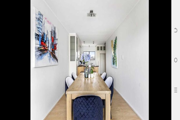 Photo of property in 1/14a Kurnell Drive, Botany Downs, Auckland, 2010