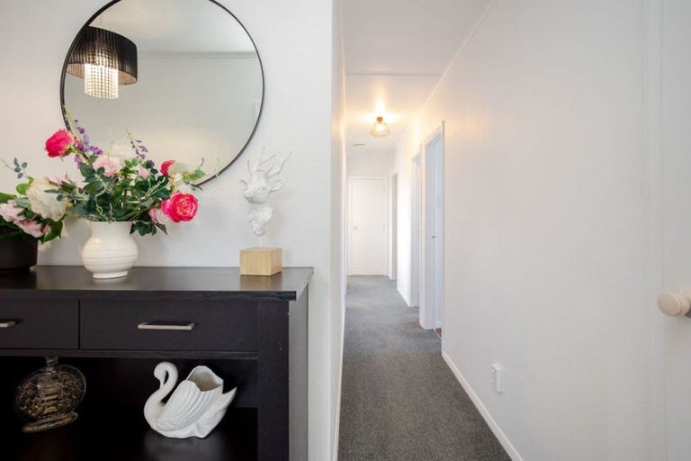 Photo of property in 56 Barraud Street, Dannevirke, 4930