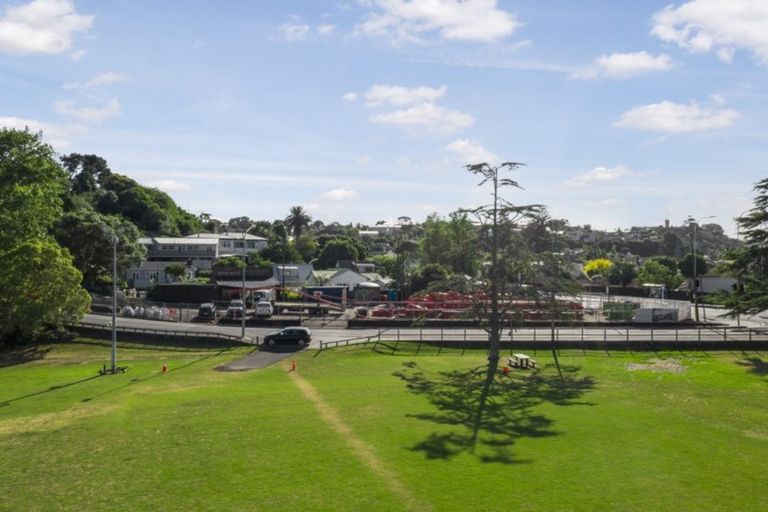 Photo of property in 729 Great North Road, Grey Lynn, Auckland, 1021