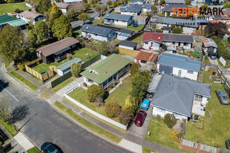 Photo of property in 54 Hartford Crescent, Totara Park, Upper Hutt, 5018