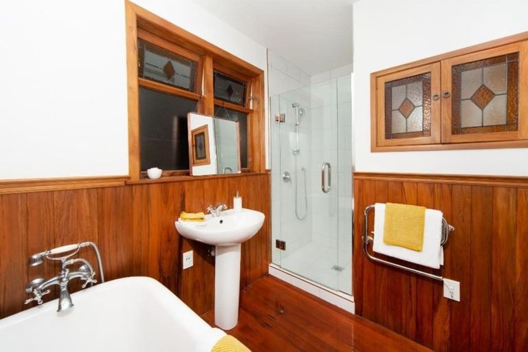 Photo of property in 69 Kohu Road, Titirangi, Auckland, 0604