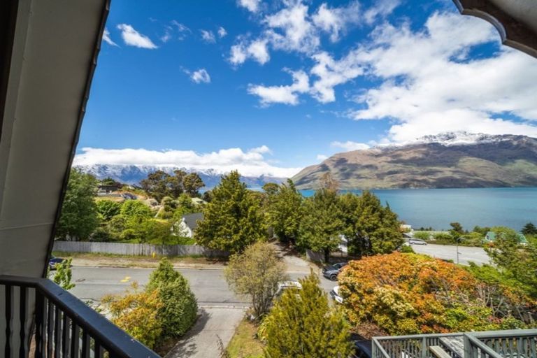 Photo of property in 6a Williams Street, Sunshine Bay, Queenstown, 9300