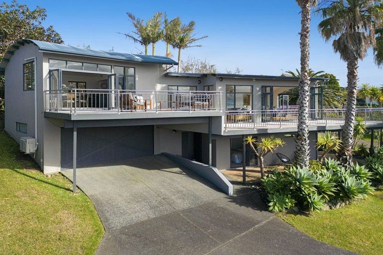 Photo of property in 15 Roseville Road, Gulf Harbour, Whangaparaoa, 0930