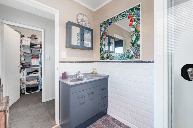 Photo of property in 521 Hickford Road, Foxton, 4891