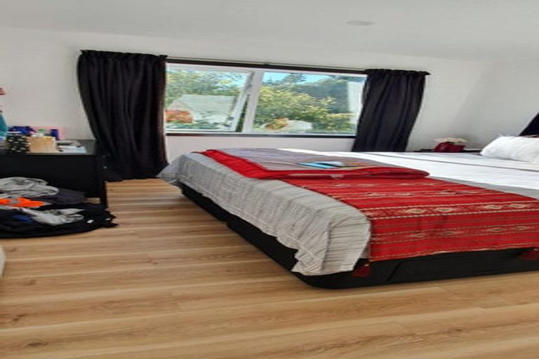 Photo of property in 9a Cheshire Street, Cannons Creek, Porirua, 5024