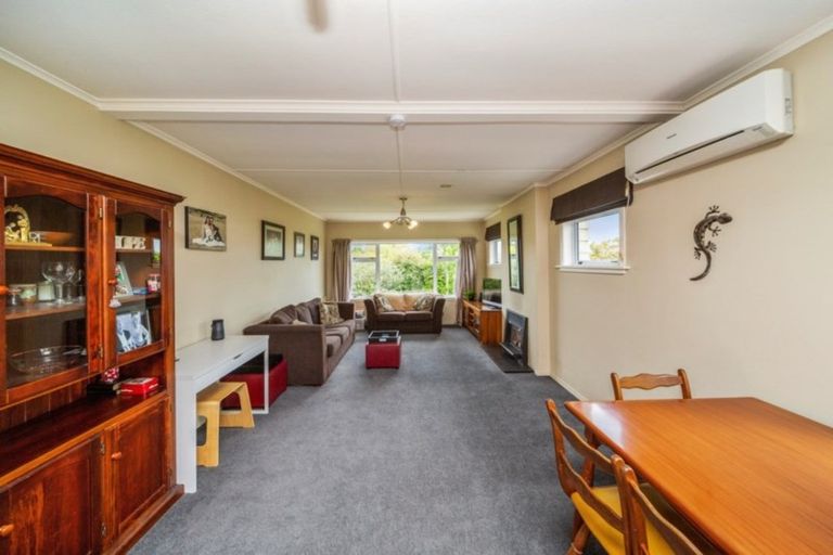 Photo of property in 15 Nikau Street, Inglewood, 4330