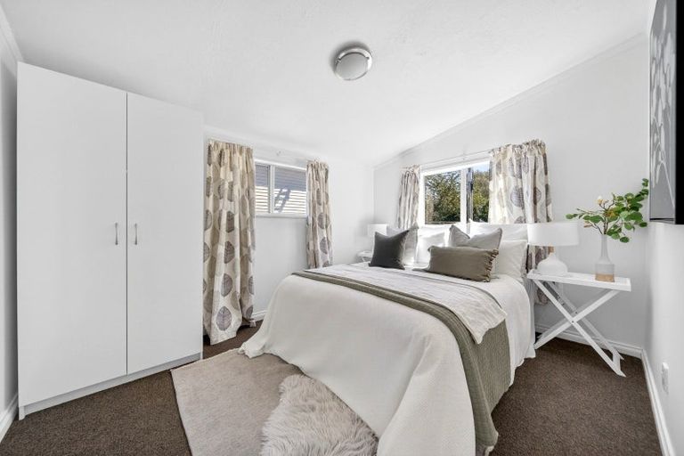 Photo of property in 1 Kempton Street, Greytown, 5712