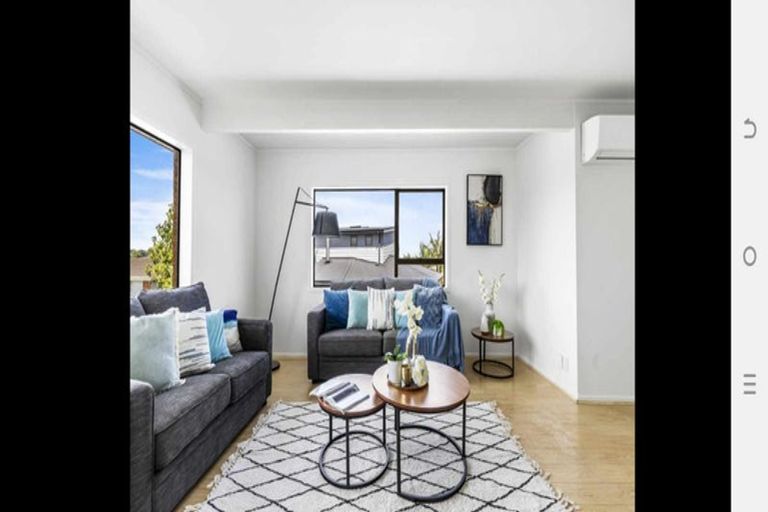 Photo of property in 1/14a Kurnell Drive, Botany Downs, Auckland, 2010