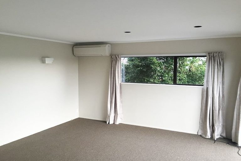 Photo of property in 1/13 Naviti Place, Browns Bay, Auckland, 0630
