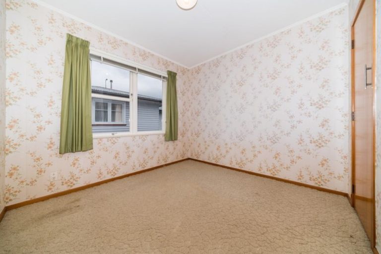 Photo of property in 6 Ellesmere Crescent, Highbury, Palmerston North, 4412