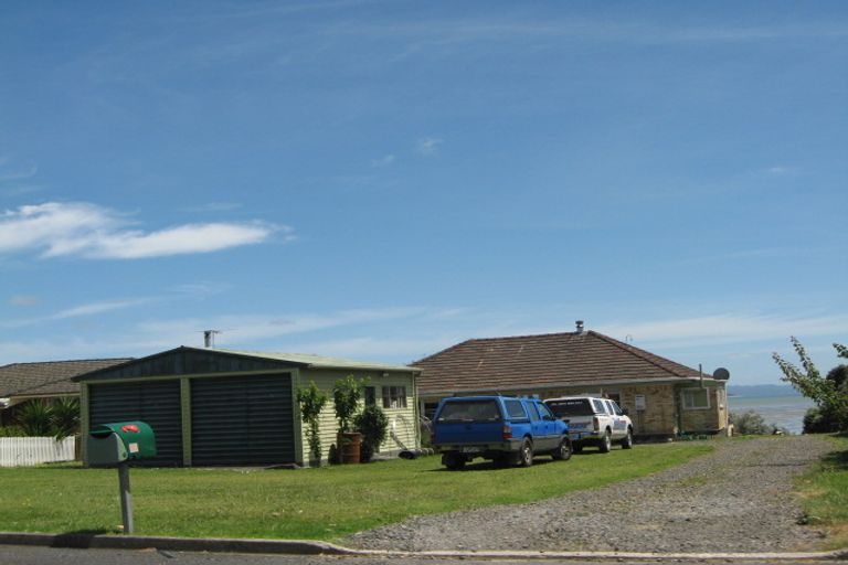 Photo of property in 99 Torkar Road, Clarks Beach, 2122