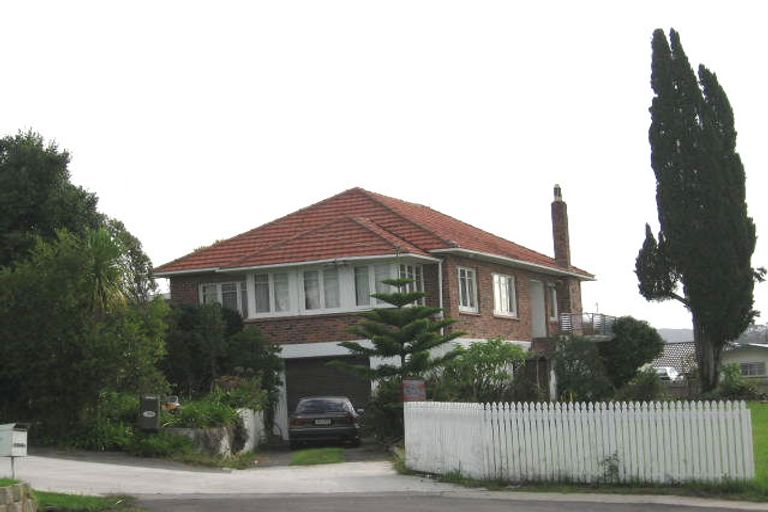Photo of property in 302 Glengarry Road, Glen Eden, Auckland, 0602
