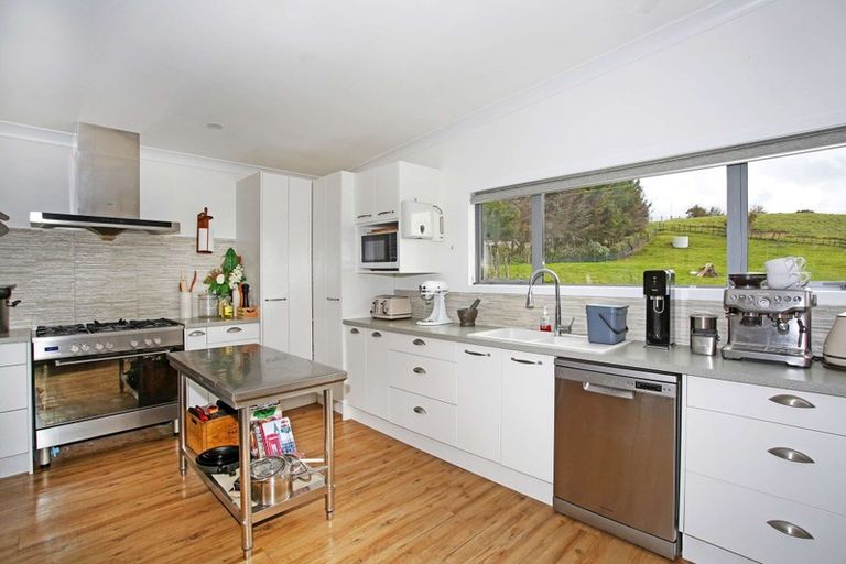 Photo of property in 332a Karaka Road, Karaka, Drury, 2578