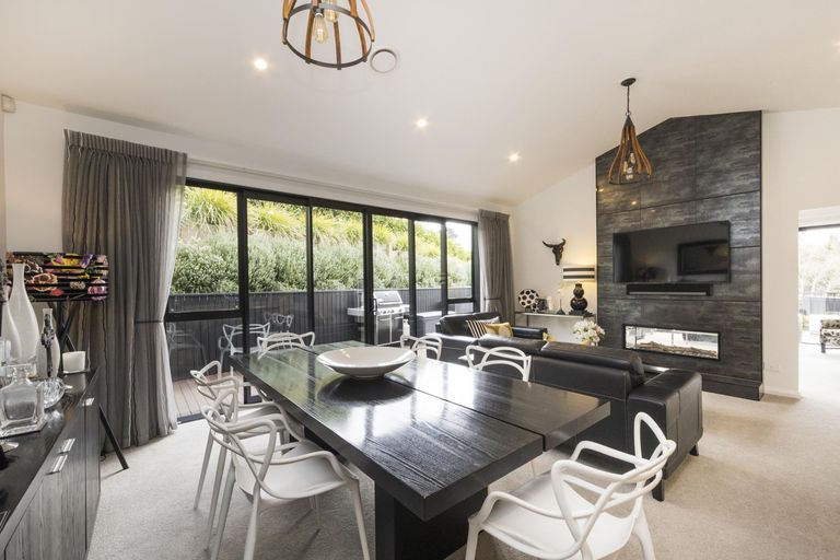 Photo of property in 137 Atawhai Road, Fitzherbert, Palmerston North, 4410