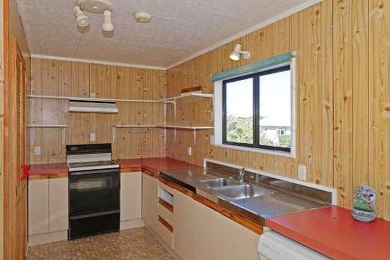 Photo of property in 5b Crispe Road, Clarks Beach, 2122