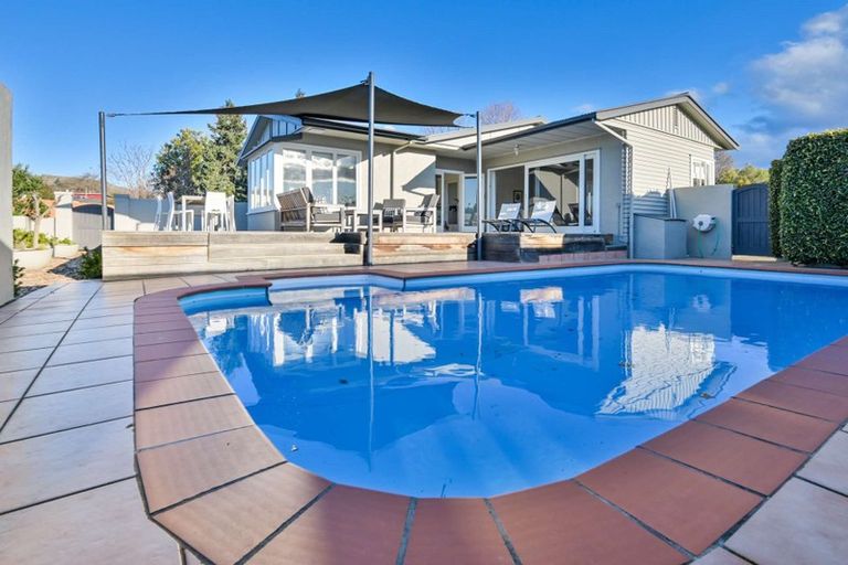 Photo of property in 16 Kopanga Road, Havelock North, 4130