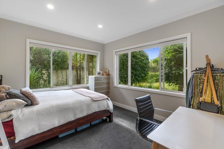 Photo of property in 26b Awhiorangi Promenade, Swanson, Auckland, 0816