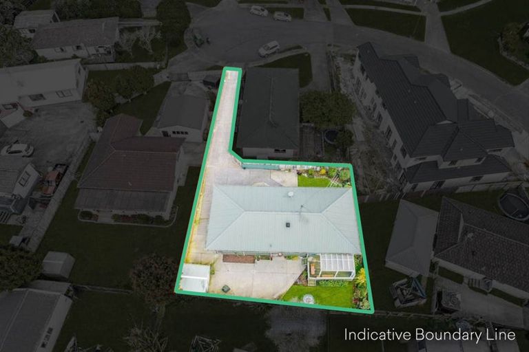 Photo of property in 8a Melleray Place, Randwick Park, Auckland, 2105