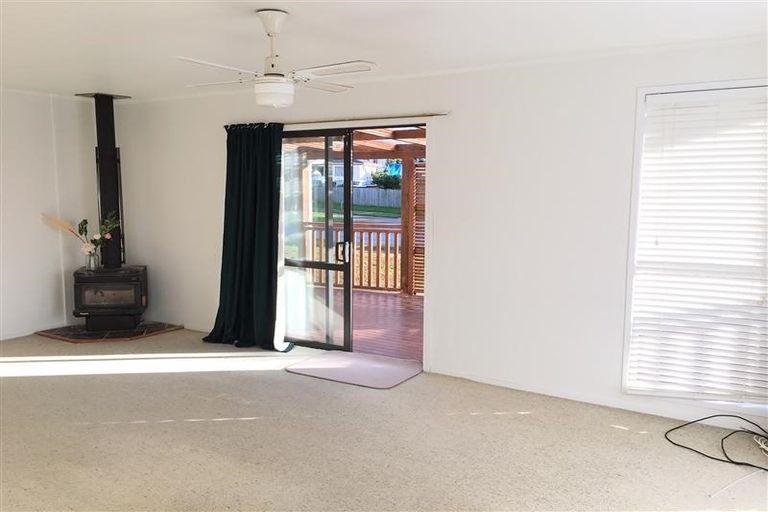 Photo of property in 36 Lisa Rise, Half Moon Bay, Auckland, 2012