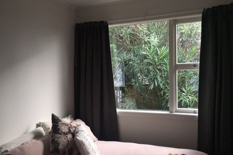 Photo of property in 3/17 Scarboro Terrace, Murrays Bay, Auckland, 0630