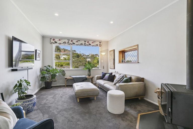 Photo of property in 15 Omar Street, Khandallah, Wellington, 6035