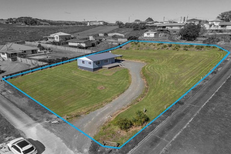 Photo of property in 28 Settlement Road, Kaiwaka, 0573